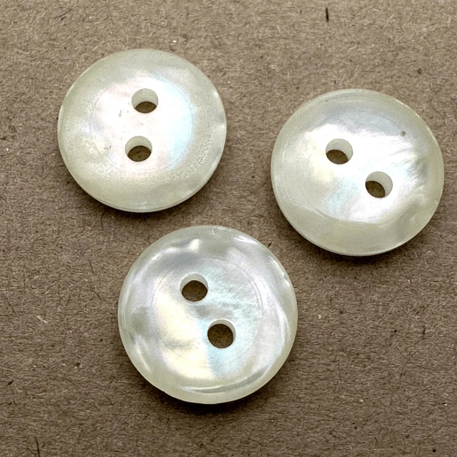 2 Hole Flat Pearled Button 14mm