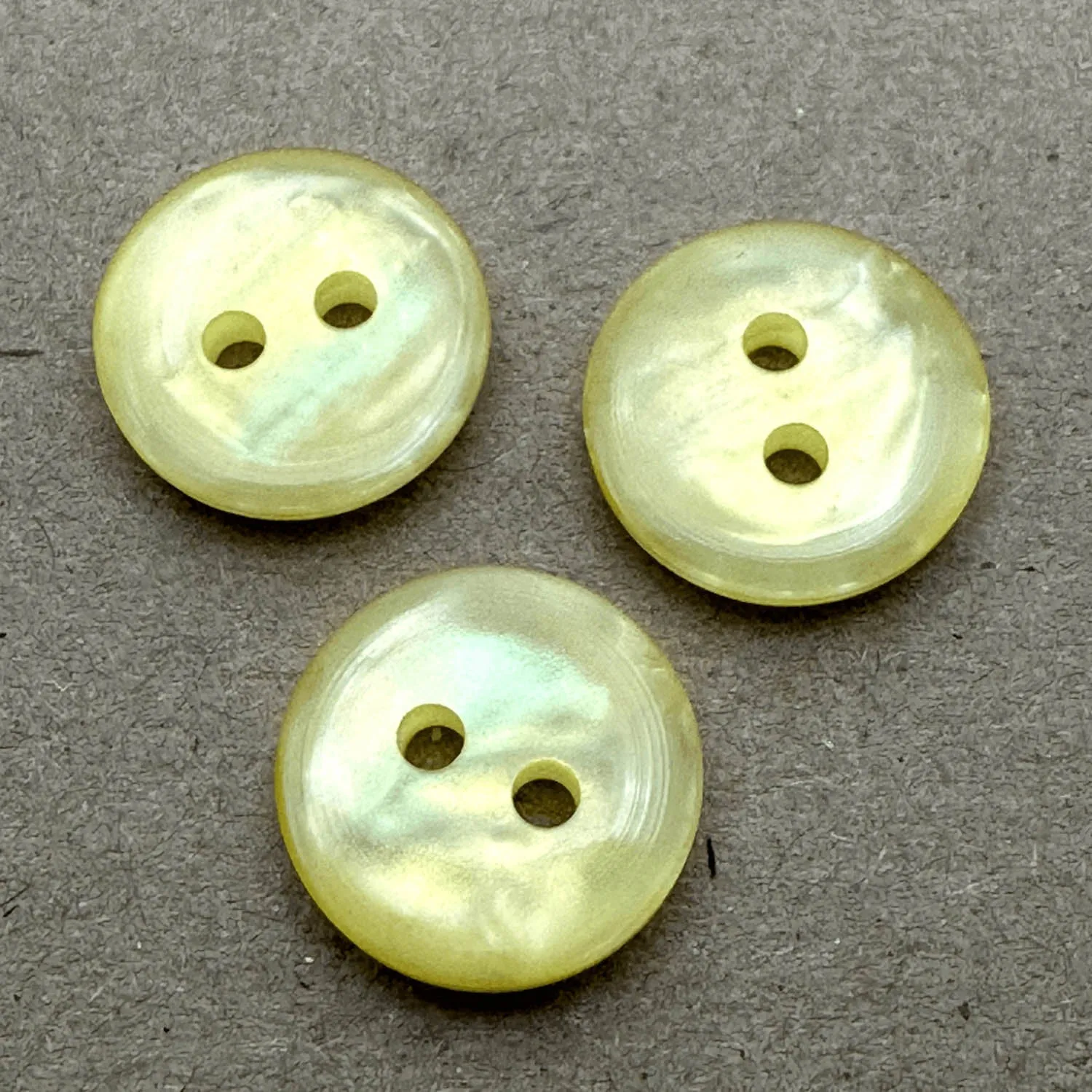 2 Hole Flat Pearled Button 14mm