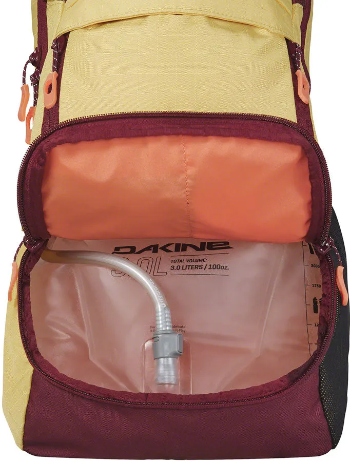 Dakine Syncline Women's Hydration Pack