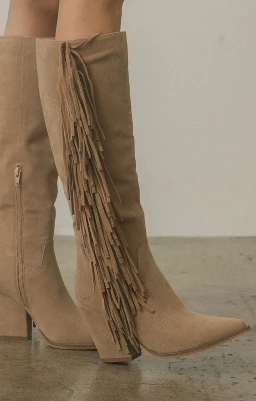 OUT WEST - Knee-High Fringe Boots